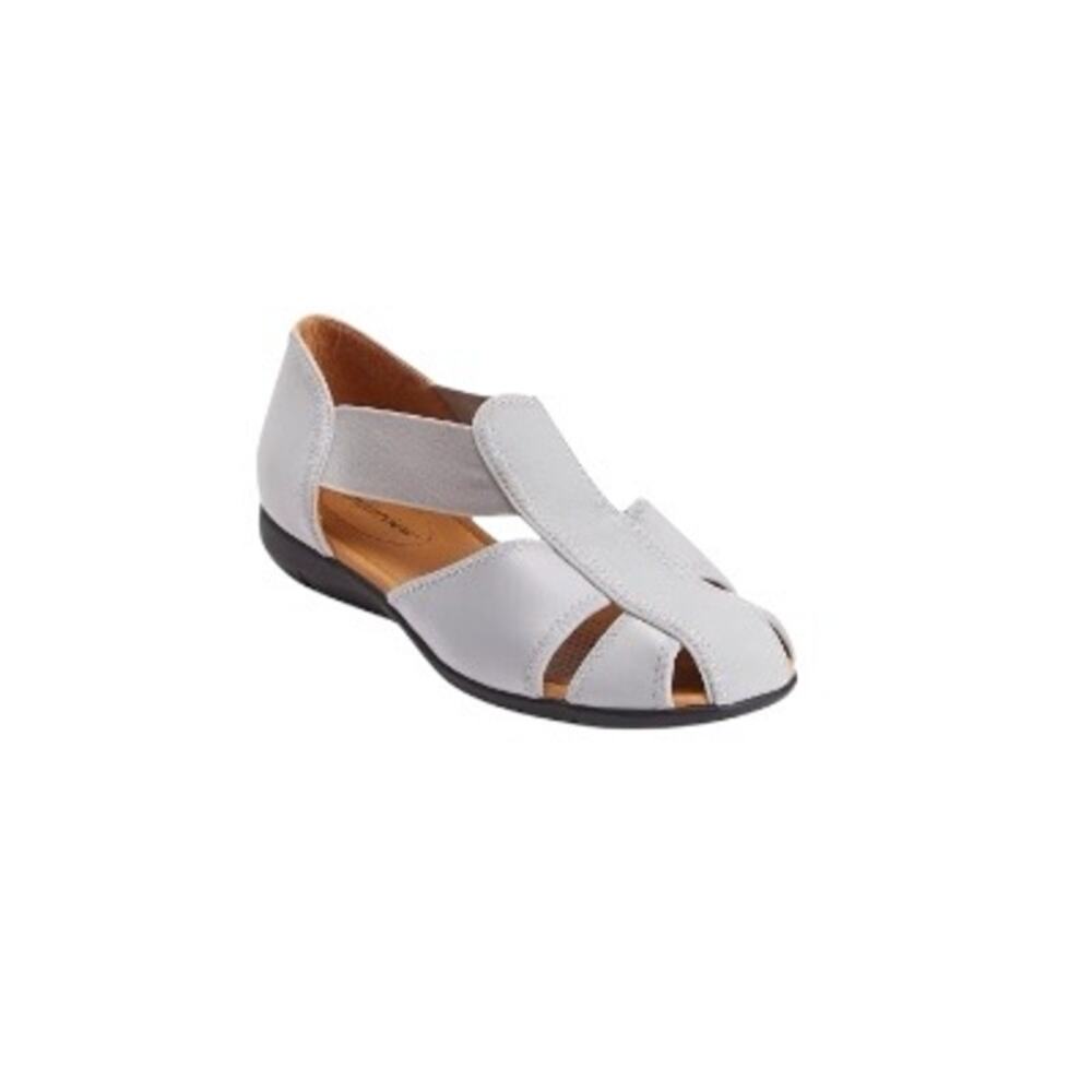NWOT ComfortView The Cheryl Flat Gray Cut Out Gray Silver Size 9.5